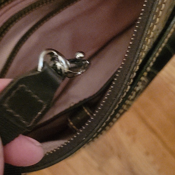 Elegant Black Crocodile Pattern Shoulder Bag/ Dooney And Bourke - Picture 5 of 11